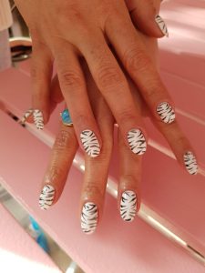 nail art zebra